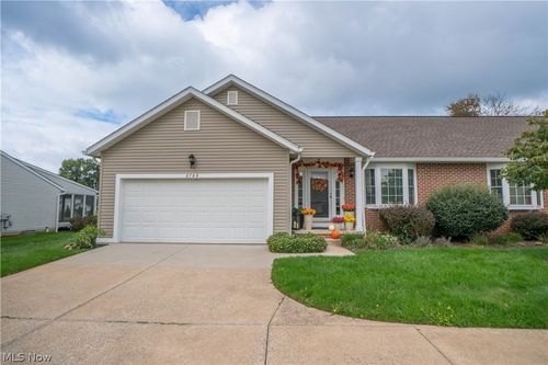 6788 Palmer Dr Nw, Canton, OH, 44718-1094 | Card Image