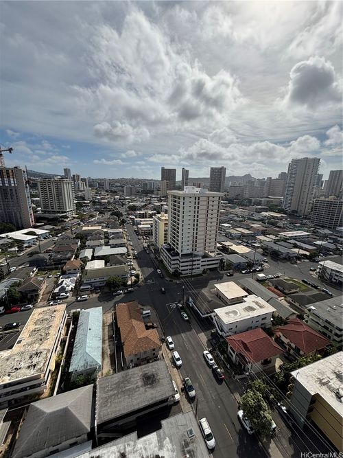 apt-2107-2100 Date St, Honolulu, HI, 96826-4038 | Card Image