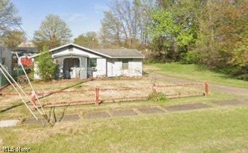 755 Tuttle St, Belpre, OH, 45714-2052 | Card Image