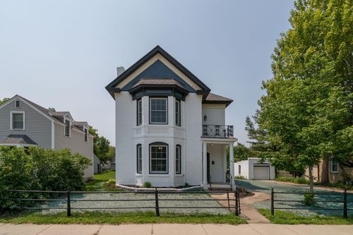 121 N Hickory St, Chaska, MN, 55318-1845 | Card Image