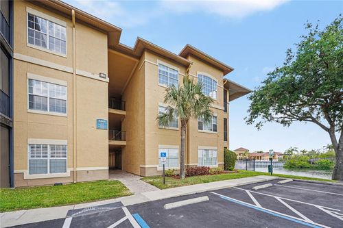 120-4333 Bayside Village Dr, TAMPA, FL, 33615-5585 | Card Image