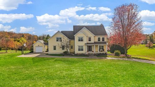 105 Hidden Hills Dr, Pataskala, OH, 43062-8067 | Card Image