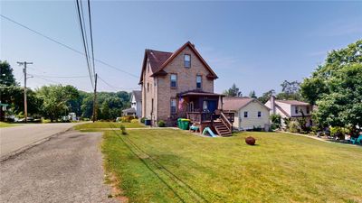 100 W Metzger Ave, House other with 5 bedrooms, 2 bathrooms and 2 parking in Twp Of But Sw PA | Image 3