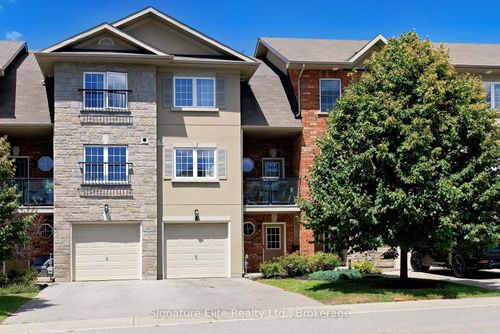 7-57 Ferndale Dr S, Barrie, ON, L4N5W9 | Card Image