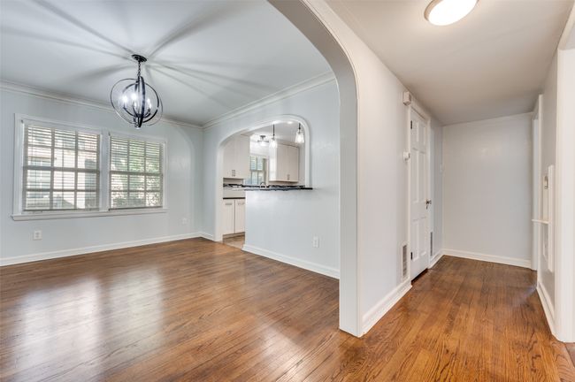 Dining room and hallway | Image 9