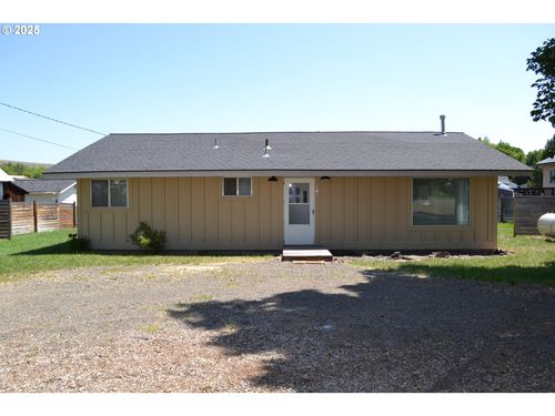 203 S Alder St, Wallowa, OR, 97885-8408 | Card Image