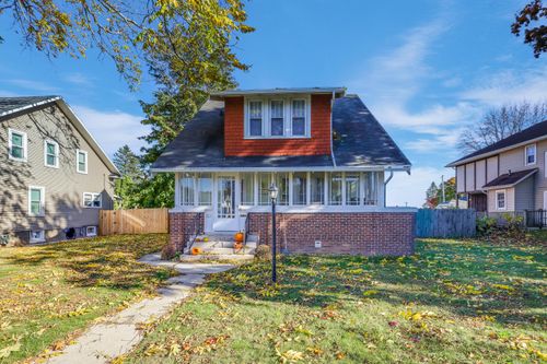 917 N 6th St, Manitowoc, WI, 54220-3342 | Card Image