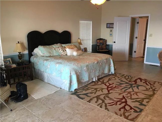 2074 Hwy 98 W, House other with 4 bedrooms, 3 bathrooms and 6 parking in Carrabelle FL | Image 17