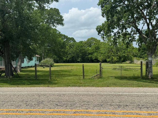 12215 Fm 442 Rd, House other with 2 bedrooms, 1 bathrooms and 1 parking in Boling TX | Image 28