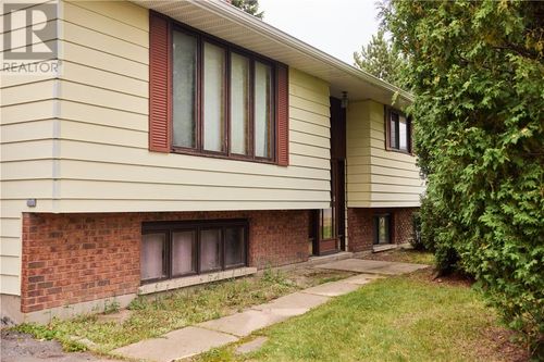 18 Mikkola Rd, Lively, ON, P3Y1A3 | Card Image