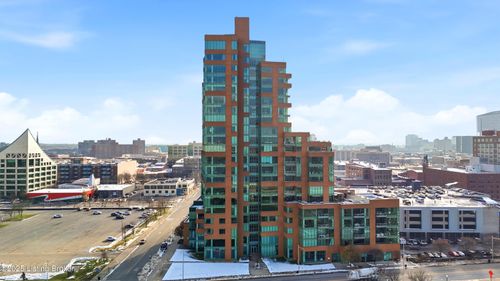 unit-1102-222 E Witherspoon St, Louisville, KY, 40202-6311 | Card Image