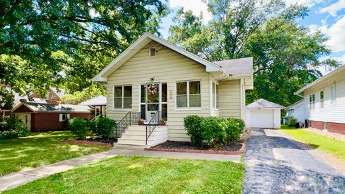 1203 Linden St, Normal, IL, 61761-3716 | Card Image