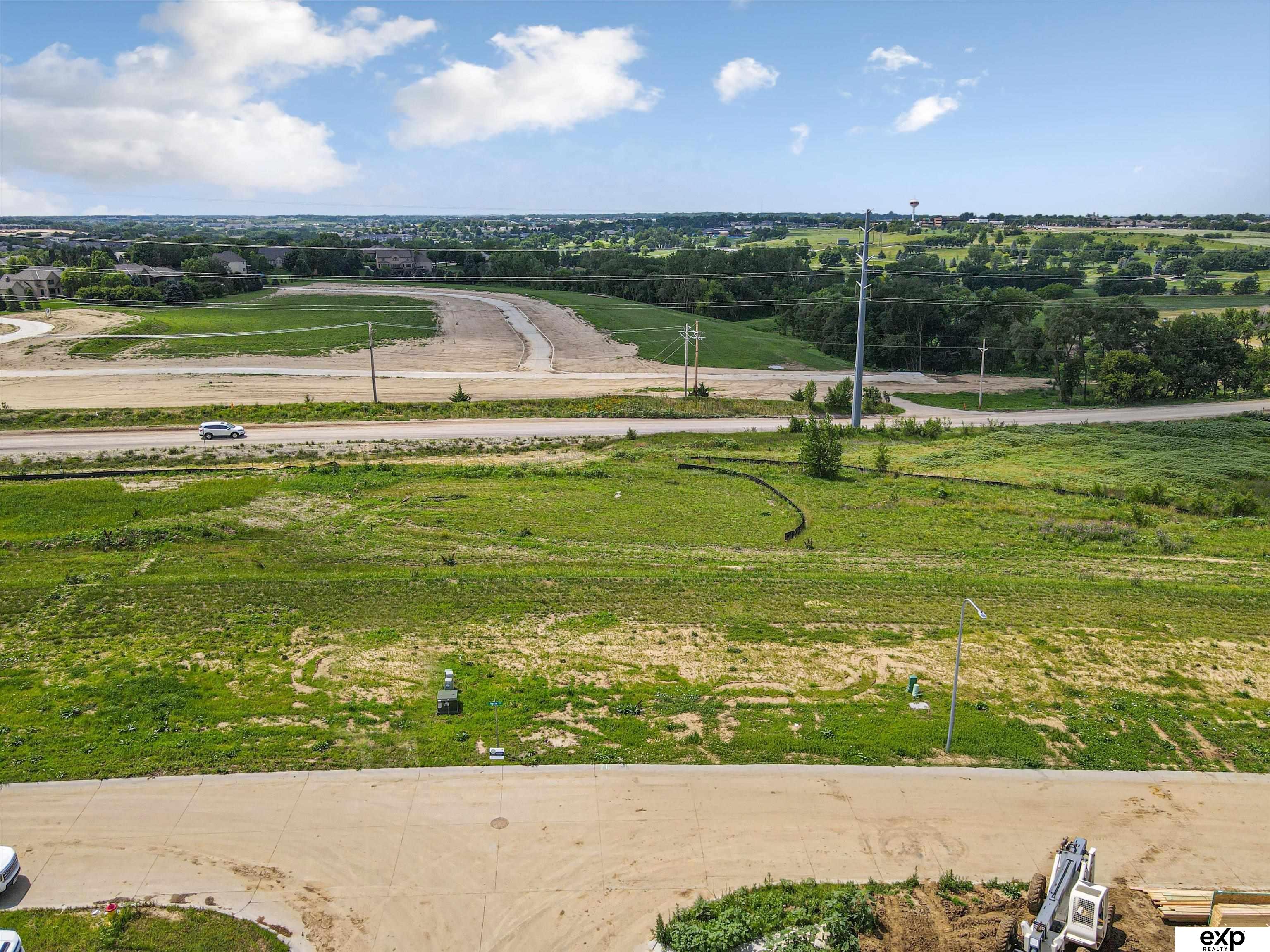 Land in Elkhorn