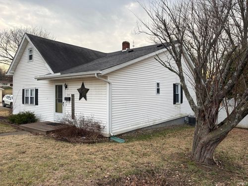 715 Sw 1st St, Washington, IN, 47501-3905 | Card Image