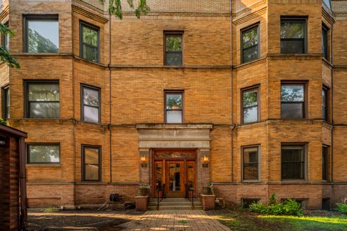 2-754 California Ter, Chicago, IL, 60657-4517 | Card Image