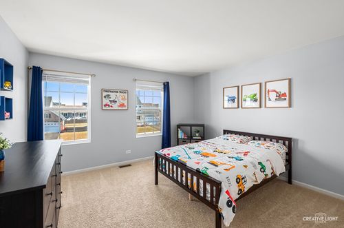 193 Trumpet Vine Cir, Elgin, IL, 60124-8662 | Card Image