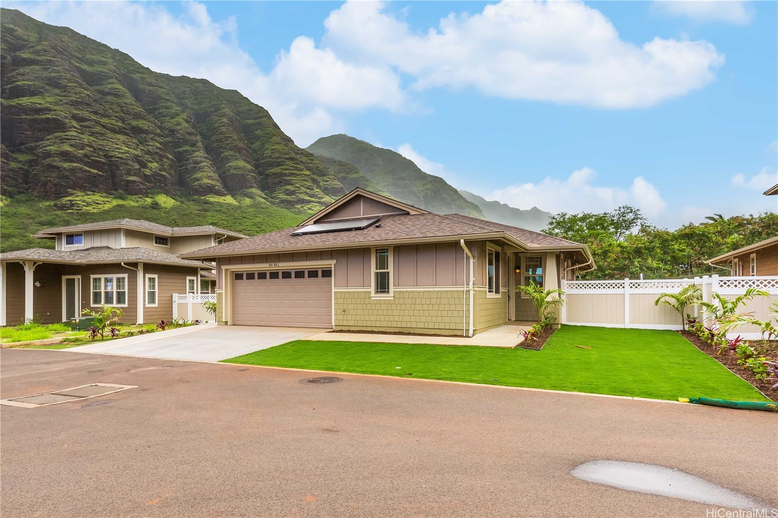 Maiola St, Waianae, HI 96792