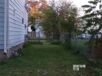 View of yard | Image 2