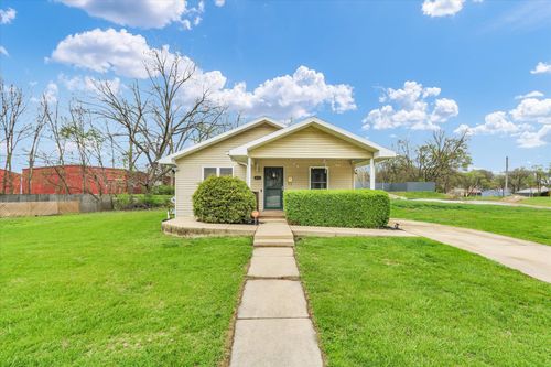 404 W Maple St, Champaign, IL, 61820-2907 | Card Image