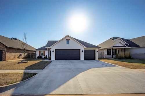 2812 Wild Rose Ln, Yukon, OK, 73099-6523 | Card Image