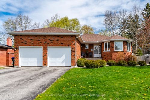 101 Peel Street, Penetanguishene, ON, L9M1C3 | Card Image