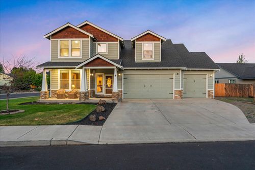 2228 Nw 22nd St, Redmond, OR, 97756-7650 | Card Image