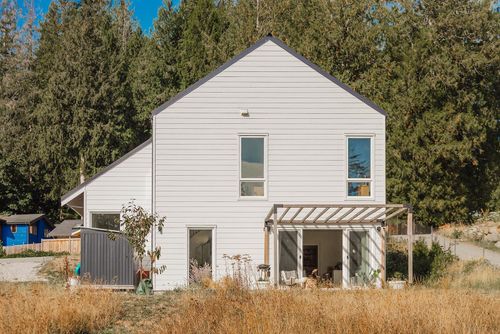3477 Spruce Rd, Roberts Creek, BC, V0N2W2 | Card Image