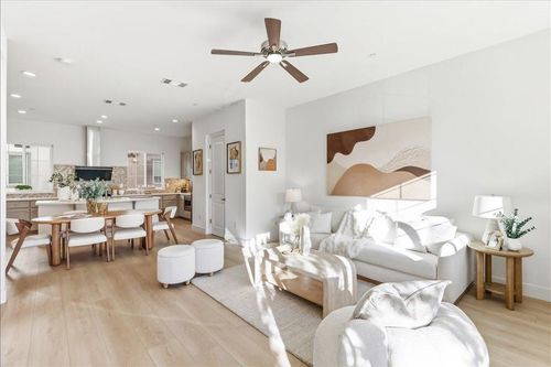 769 E Evelyn Ave, Sunnyvale, CA, 94086-6527 | Card Image