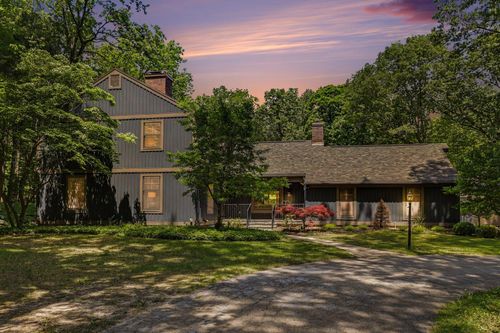 385 Greentree Ln Ne, Ada, MI, 49301-9796 | Card Image