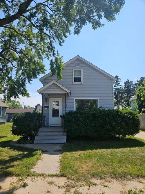 2105 12th Avenue, Menominee, MI, 49858 | Card Image