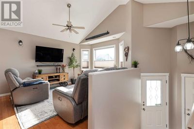 4815 54 Ave, House other with 5 bedrooms, 3 bathrooms and 7 parking in Kitscoty AB | Image 2