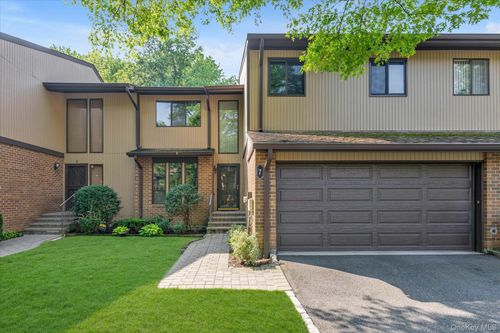 7 Wimbledon Dr, Roslyn, NY, 11576-3039 | Card Image