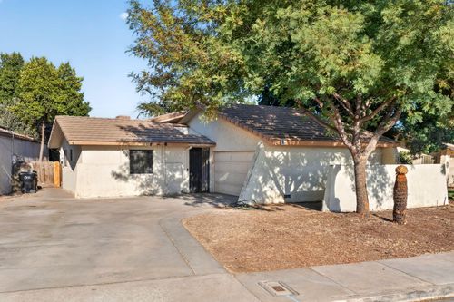 609 N Village Green Street, Porterville, CA, 93257 | Card Image