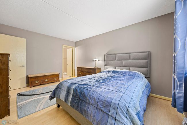 Primary Bedroom | Image 17