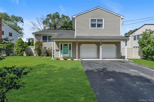 23 Dale Ln, Smithtown, NY, 11787-4843 | Card Image