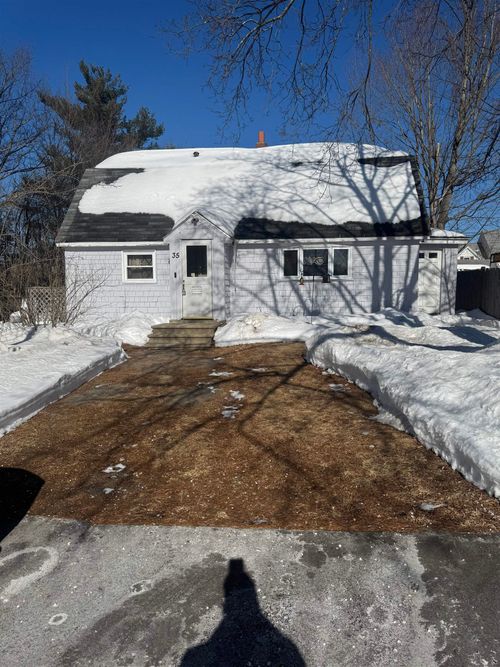35 Highland Ave, Derry, NH, 03038-2630 | Card Image