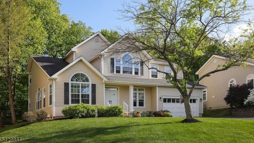 171 Smoke Rise Rd, Basking Ridge, NJ, 07920-3711 | Card Image