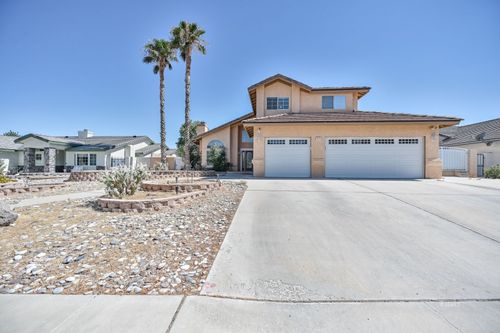 913 W Margaret Ave, Ridgecrest, CA, 93555-3067 | Card Image