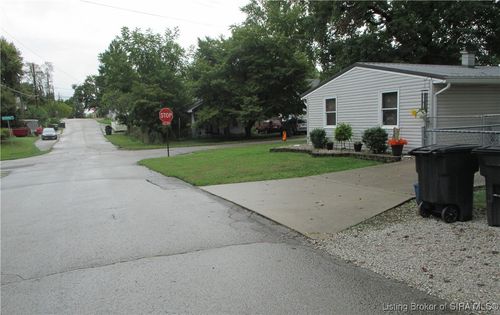 504 W Jefferson Ave, Clarksville, IN, 47129-1822 | Card Image