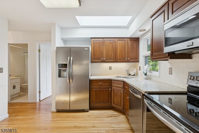 54 Aspen Dr, Townhouse with 2 bedrooms, 3 bathrooms and null parking in Basking Ridge NJ | Image 11