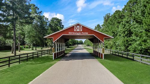 11200 Kentucky Oaks Dr, Conroe, TX, 77304-2876 | Card Image