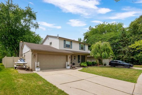 19354 Coachwood Rd, Riverview, MI, 48193-7858 | Card Image