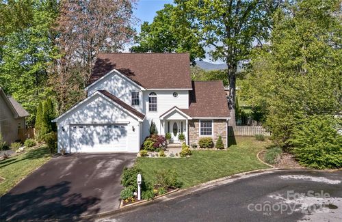 301 Theron Ct, Candler, NC, 28715-7428 | Card Image