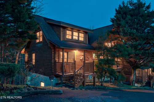 2020 Bear Creek Way, Pigeon Forge, TN, 37862 | Card Image