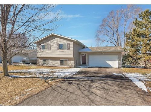 407 Suncrest Dr, Avon, MN, 56310-9562 | Card Image