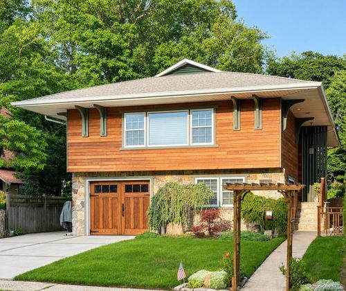 40 Ogston Ter, Malverne, NY, 11565-1425 | Card Image