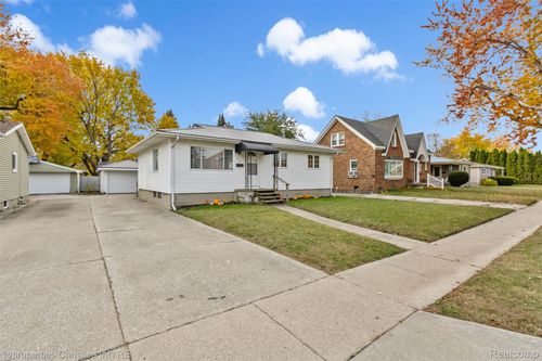 1218 Garfield St, Port Huron, MI, 48060-2823 | Card Image