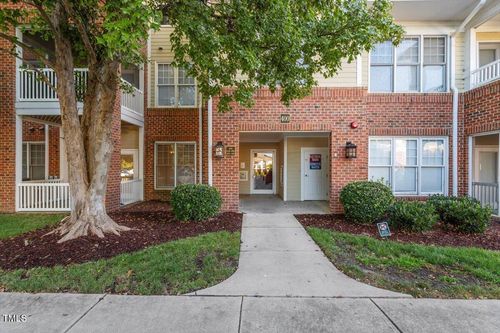 415 Waterford Lake Dr, Cary, NC, 27519-8629 | Card Image