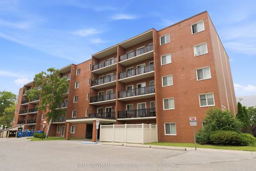 204-131 Taunton Rd E, Oshawa, ON, L1G3T8 | Card Image