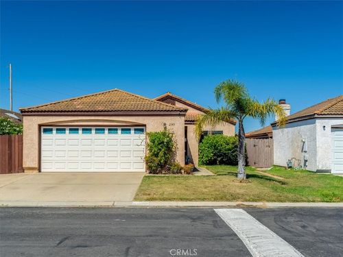 2145 Chestnut Ln, Santa Maria, CA, 93458-1065 | Card Image